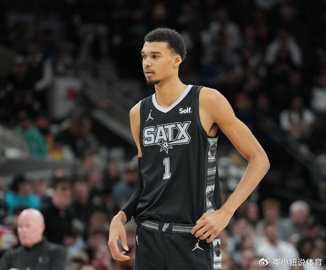 yunkai体育-文班亚马想要达到邓肯的高度还是很难的,但也有希望|蒂姆·邓肯|维克托·文班亚马|蒂姆-邓肯|nba|圣安东尼奥马刺队_新浪体育_新浪新闻